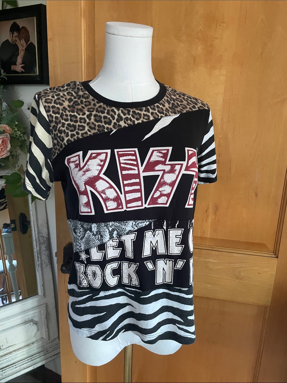 Alice Olivia Jeans KISS Black, White & Brown Animal-Print Graphic Tee S/P